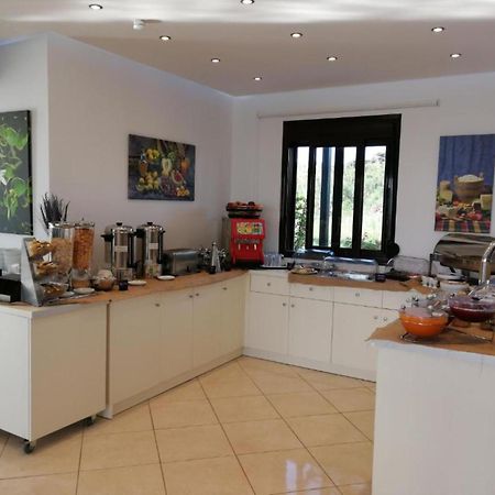 Carisa Suites And Apartments Maleme Exteriör bild