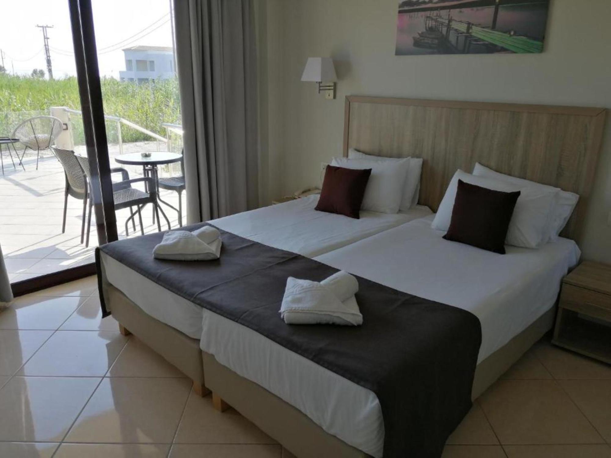 Carisa Suites And Apartments Maleme Exteriör bild